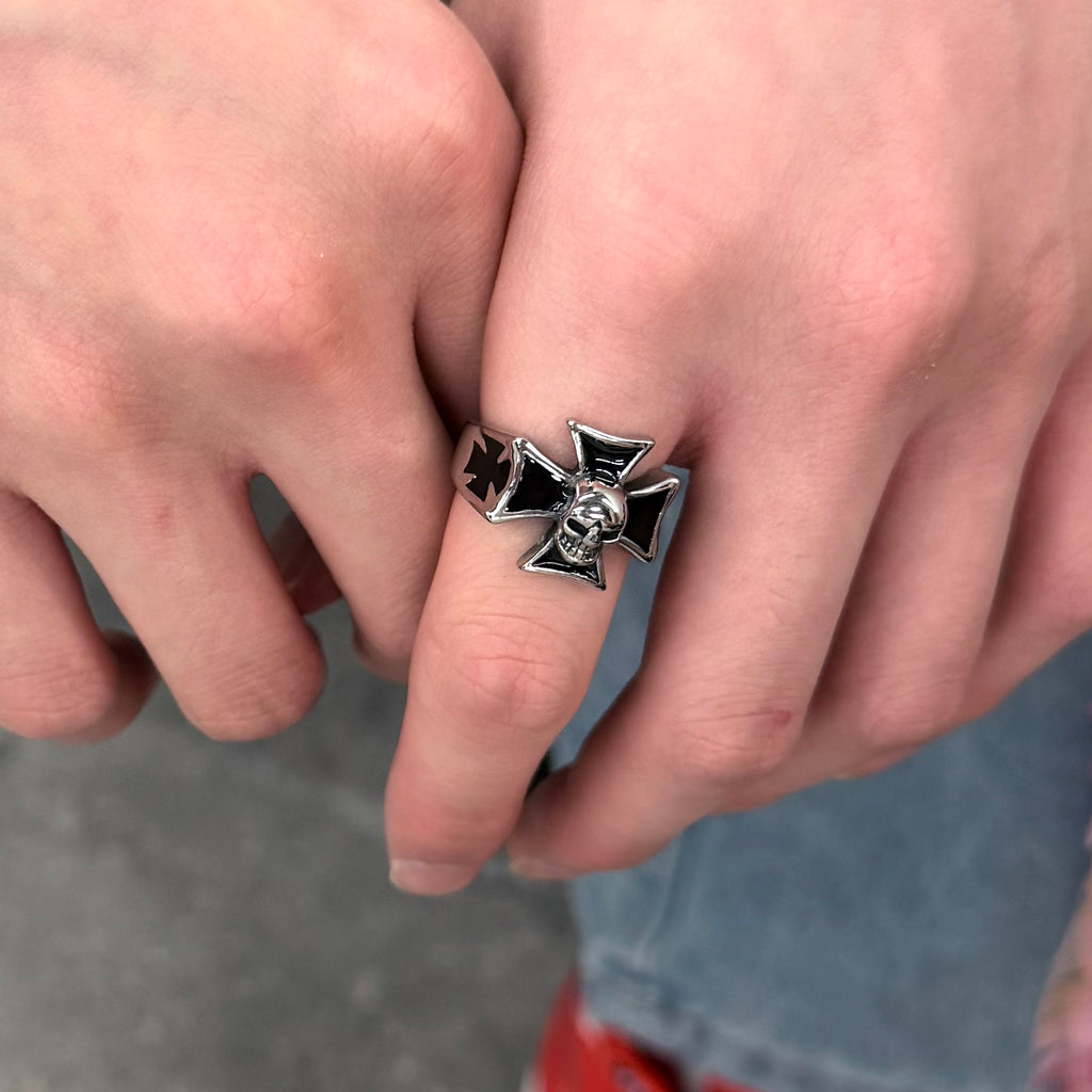 Skull and Cross Ring