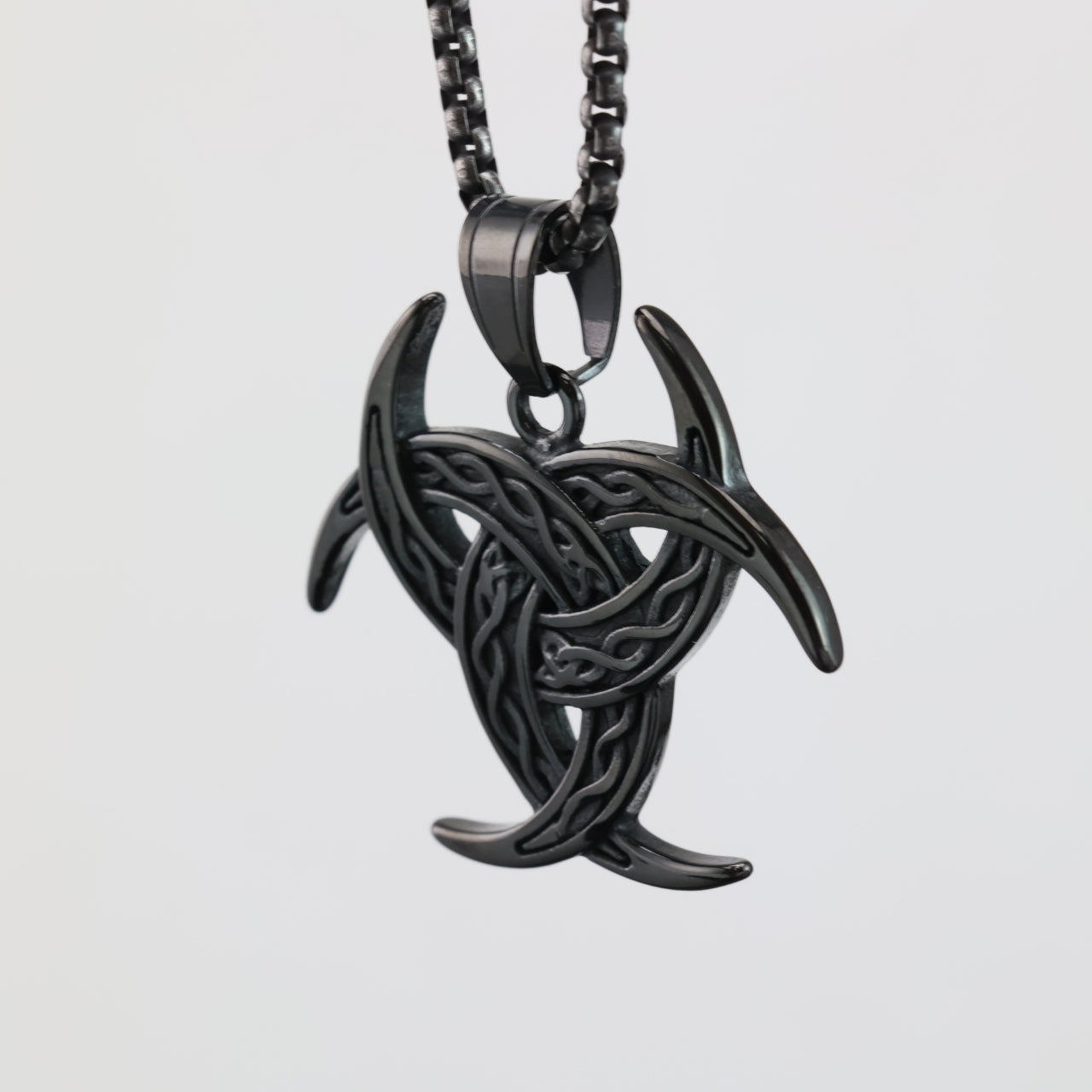 Triple Horn Pendant Necklace