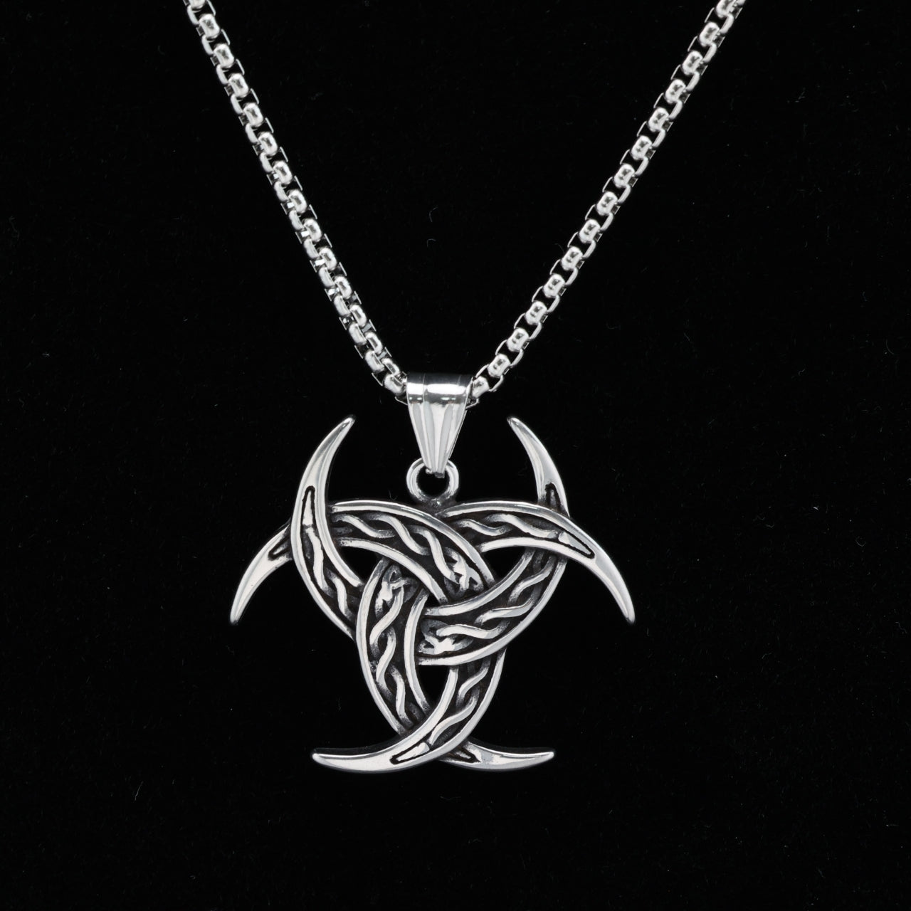 Triple Horn Pendant Necklace