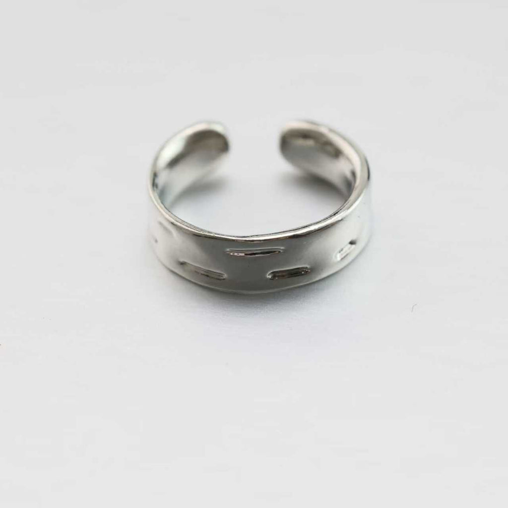 Stitch-Pattern Ear Cuff